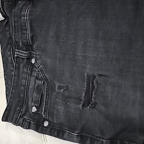 Torrid size 20 black denim shorts with 3 inch inseam - Picture 4 of 5